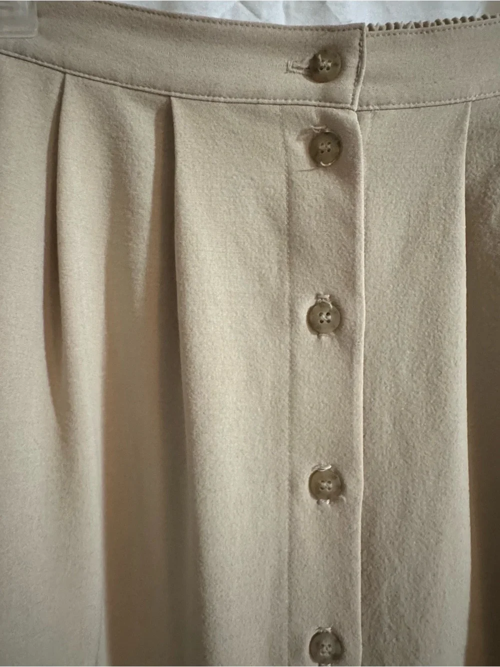 Classic Button-Front Tan Midi Skirt with‎ pockets! Size 10p
